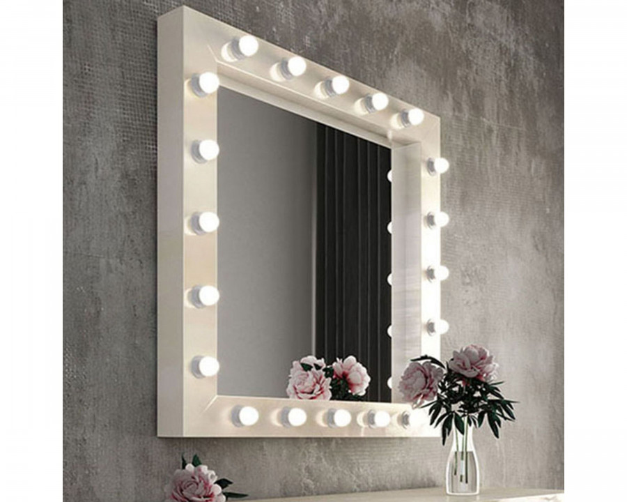 Franco – Nb03 Mirror With Light Bulbs