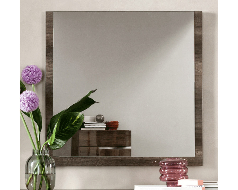 Status – Medea Mirror for Double Dresser